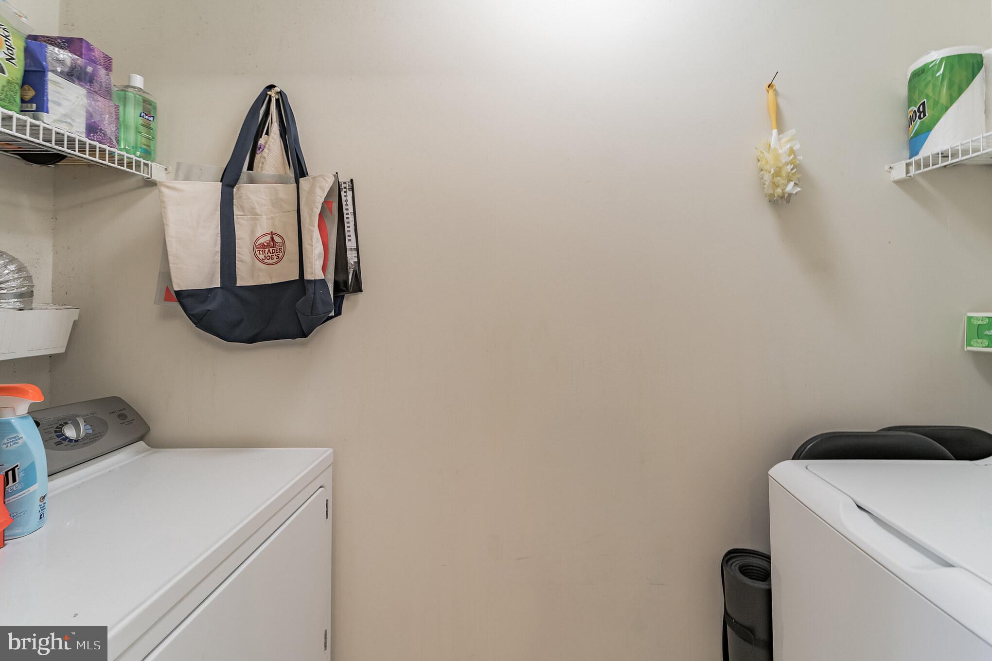 LOGAN SQUARE - Residential Lease