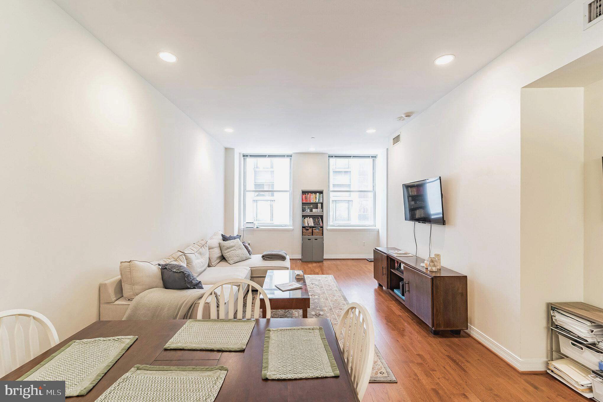 LOGAN SQUARE - Residential Lease