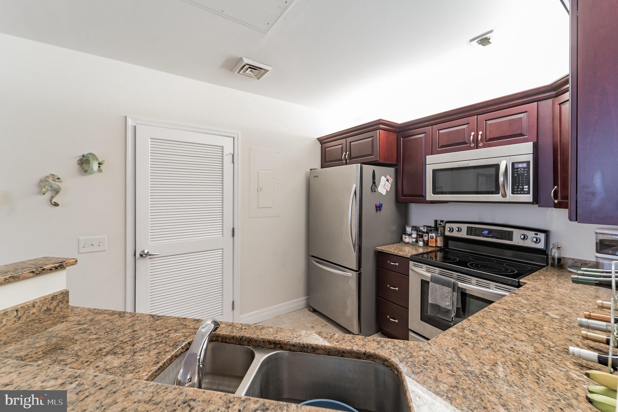 LOGAN SQUARE - Residential Lease