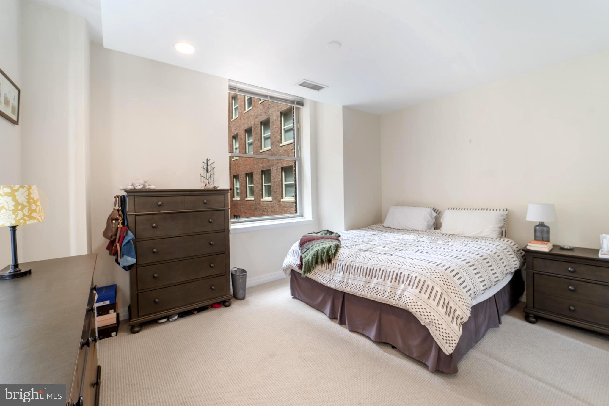 LOGAN SQUARE - Residential Lease