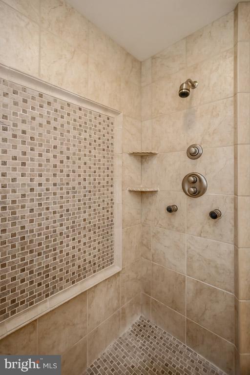 DOVES CREST - Residential