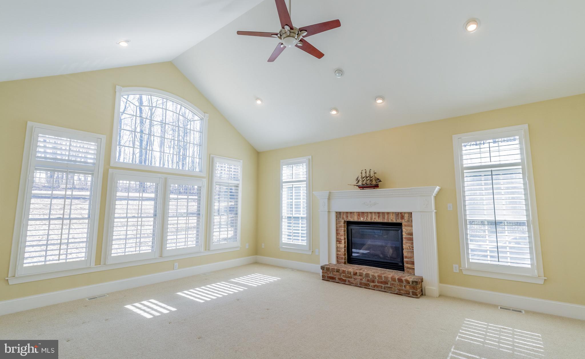 DOVES CREST - Residential