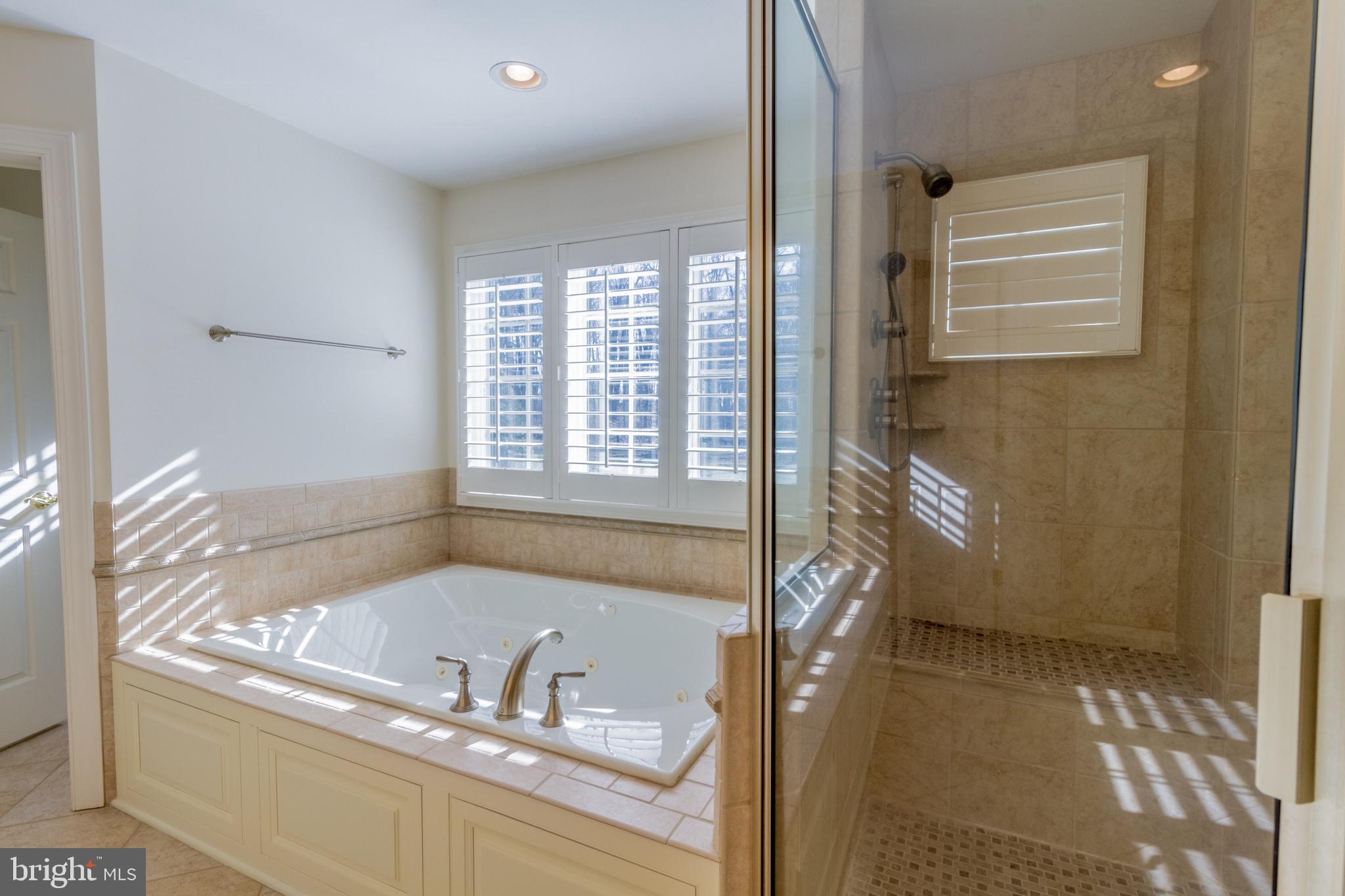 DOVES CREST - Residential