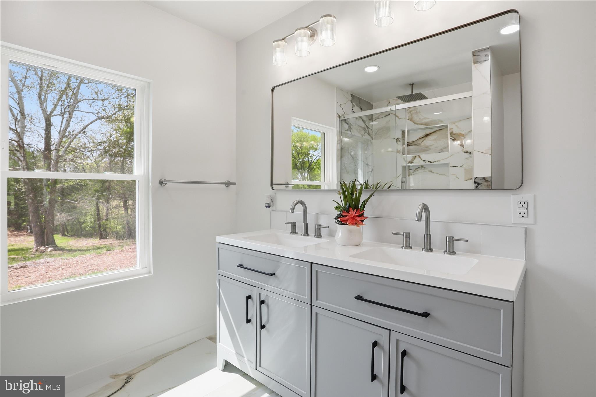 AMISSVILLE - Residential