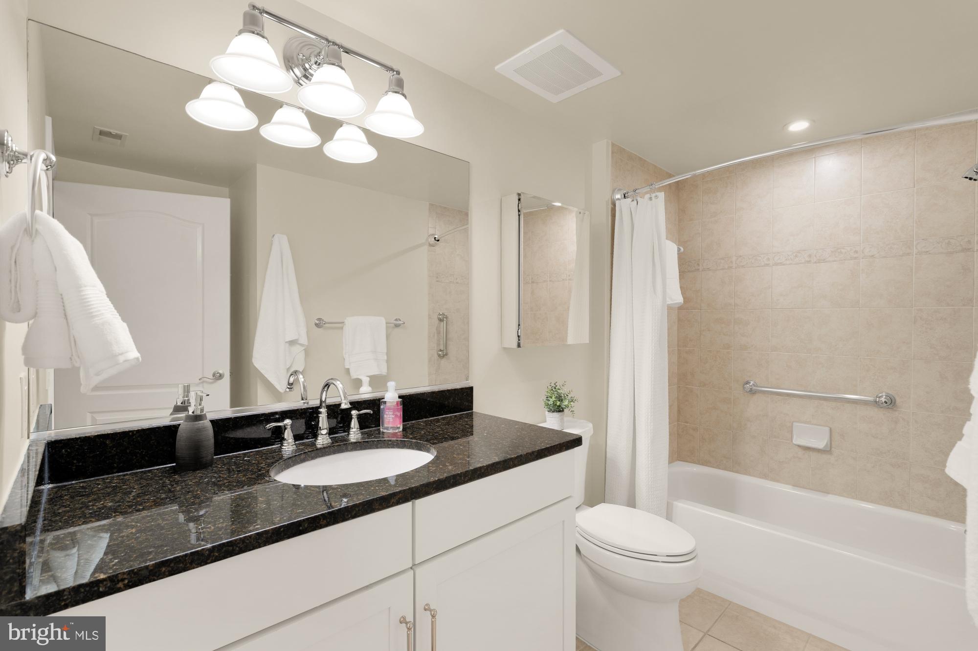 THE HENRY - Residential