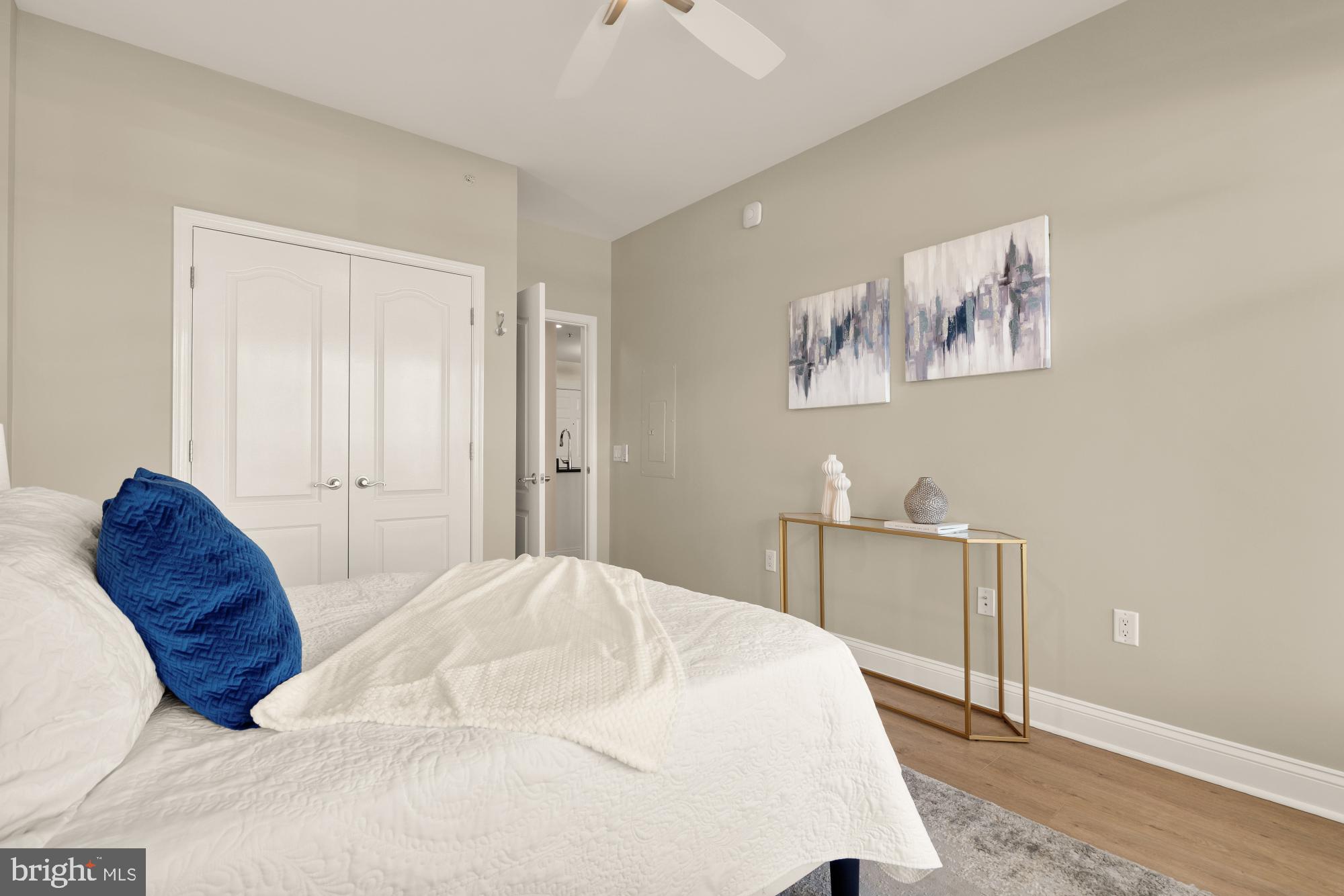 THE HENRY - Residential