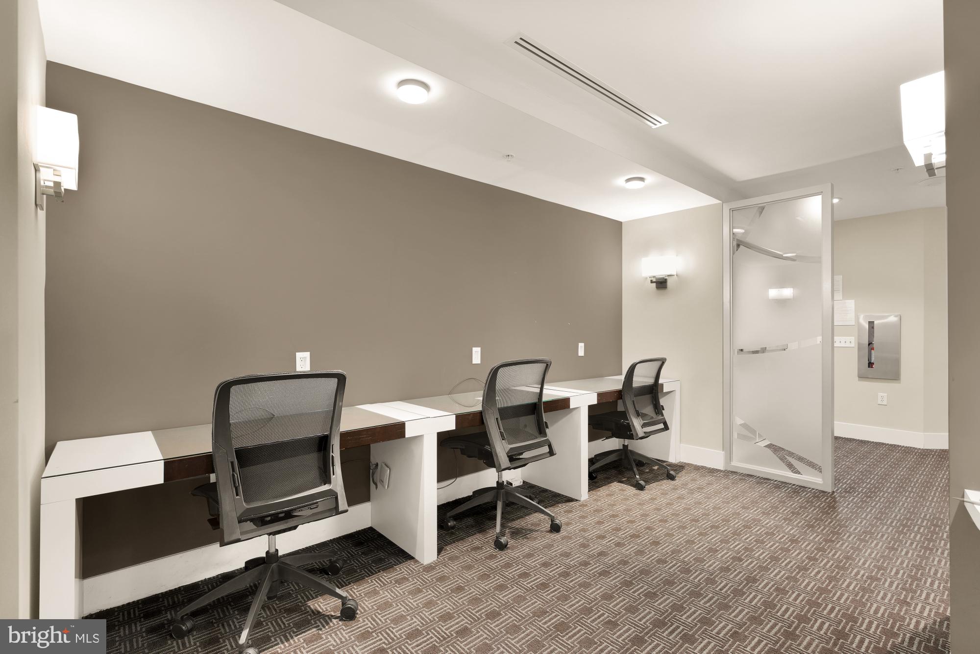 THE HENRY - Residential