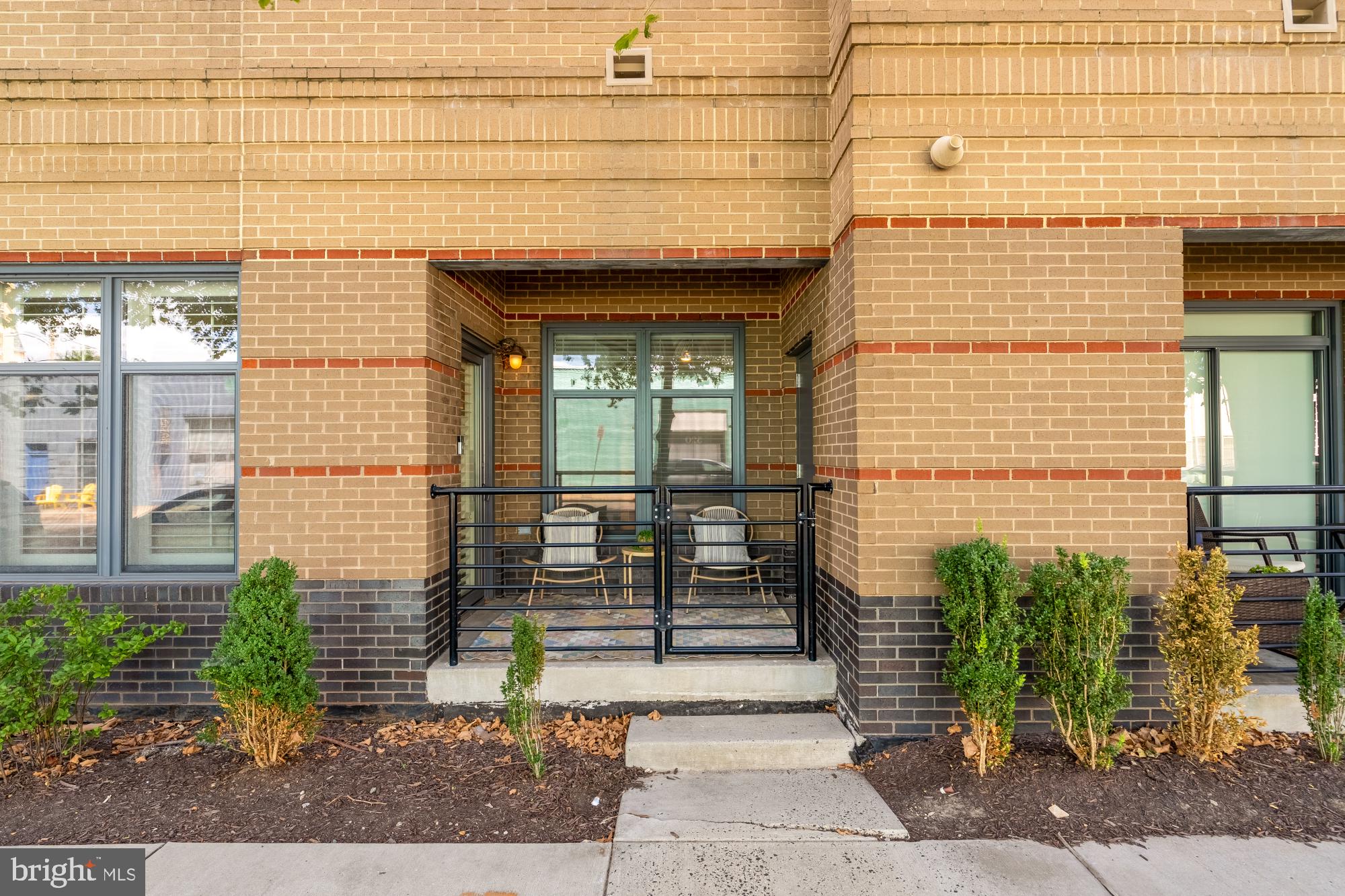 THE HENRY - Residential