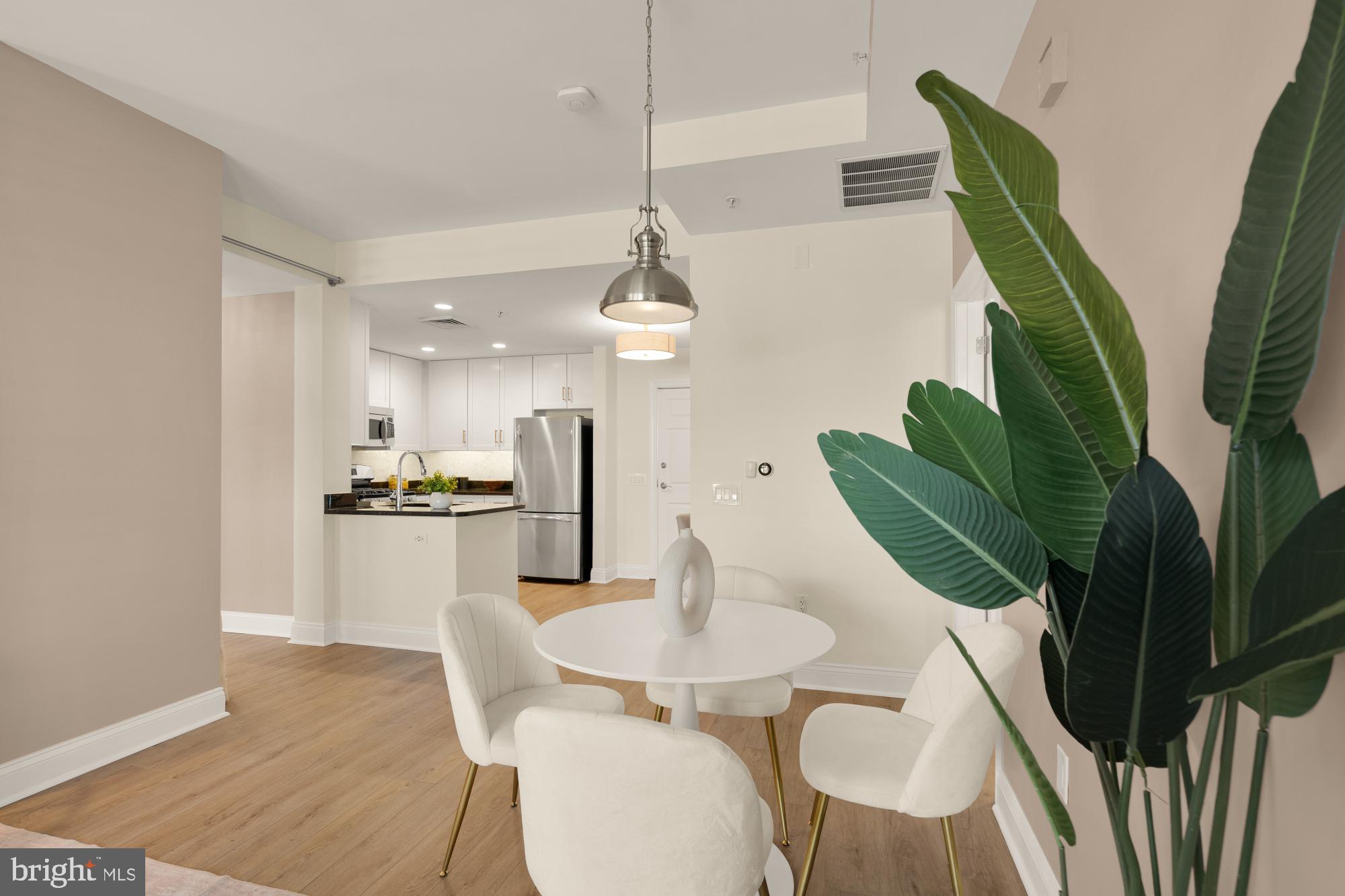 THE HENRY - Residential