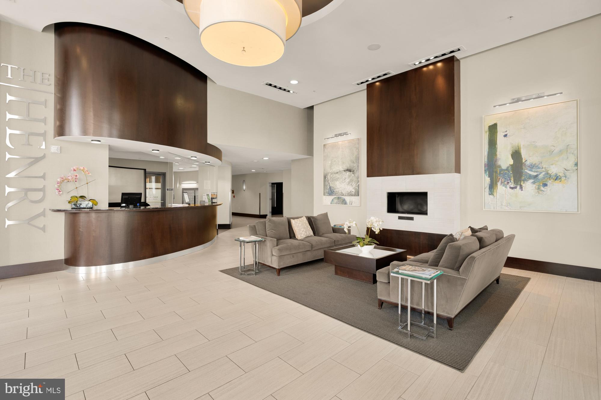 THE HENRY - Residential