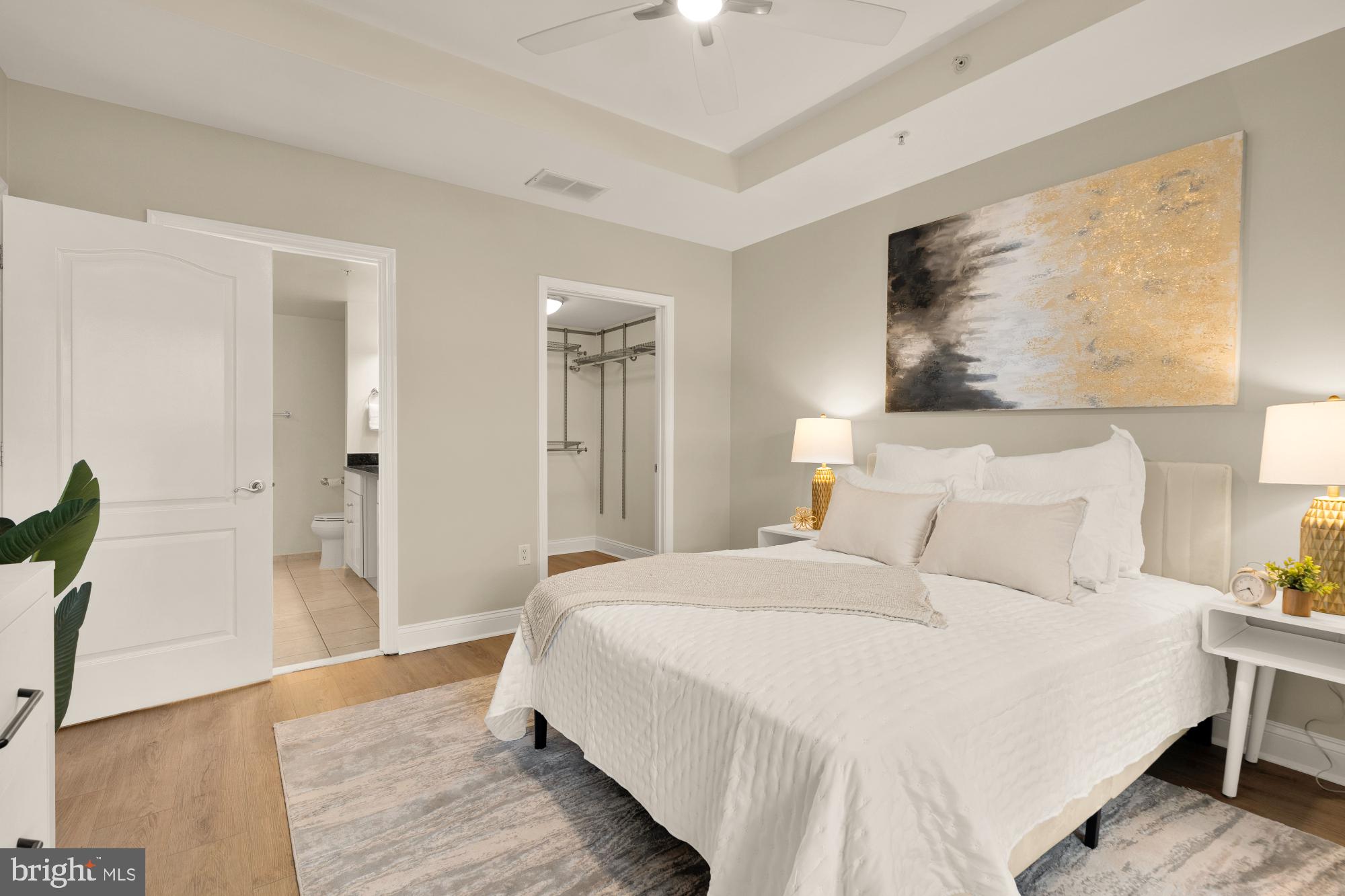 THE HENRY - Residential