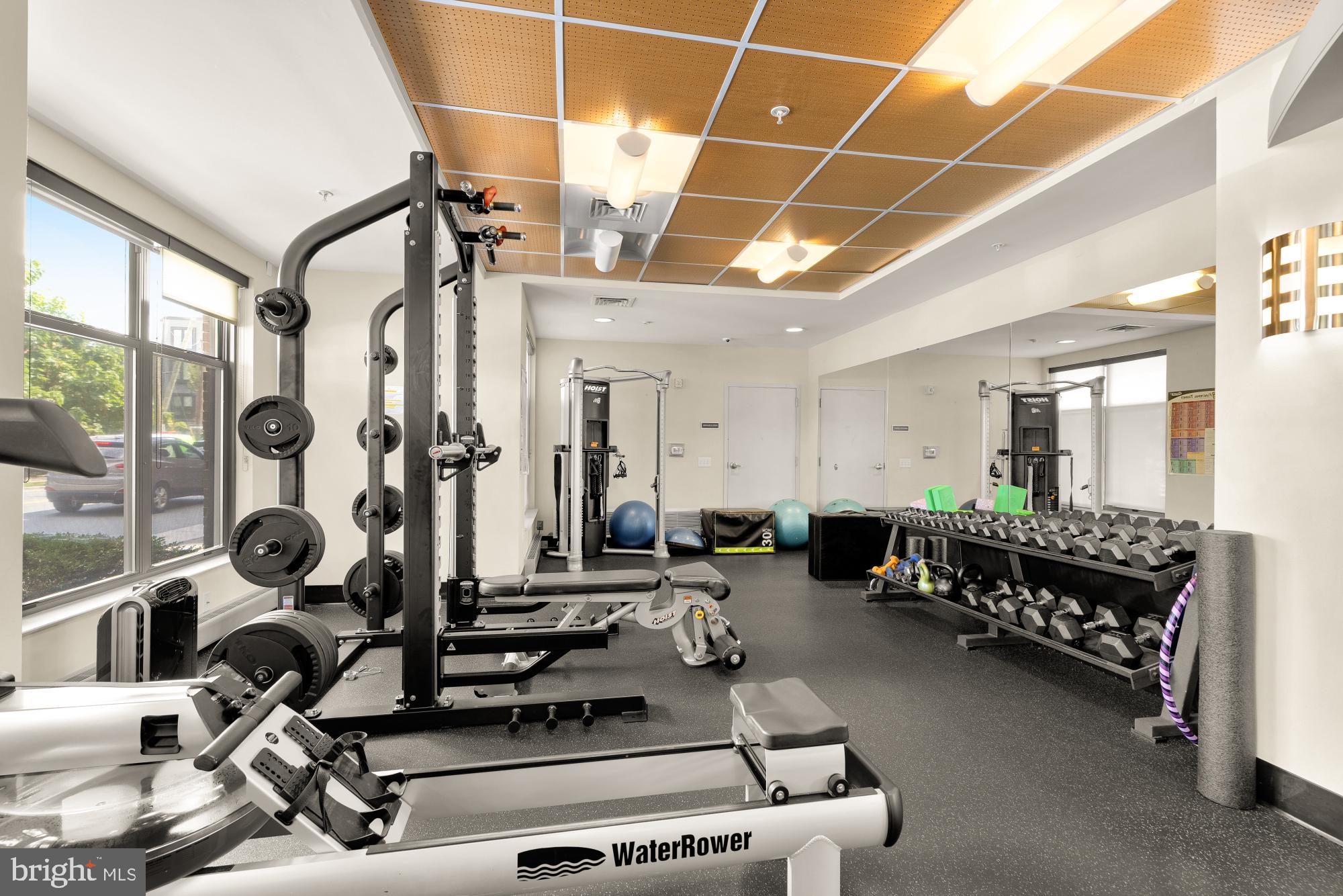 THE HENRY - Residential