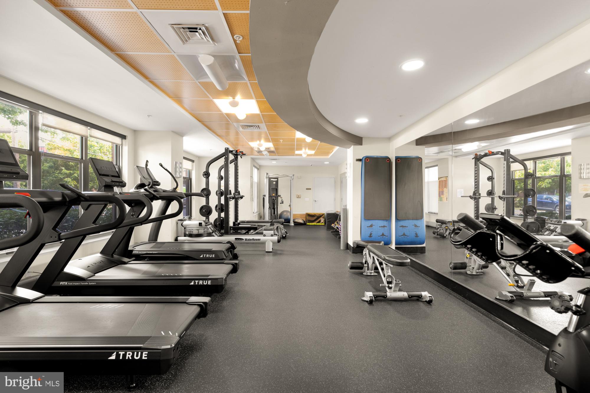 THE HENRY - Residential