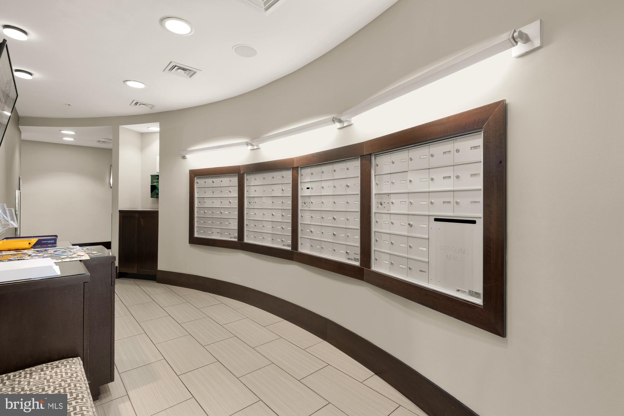 THE HENRY - Residential