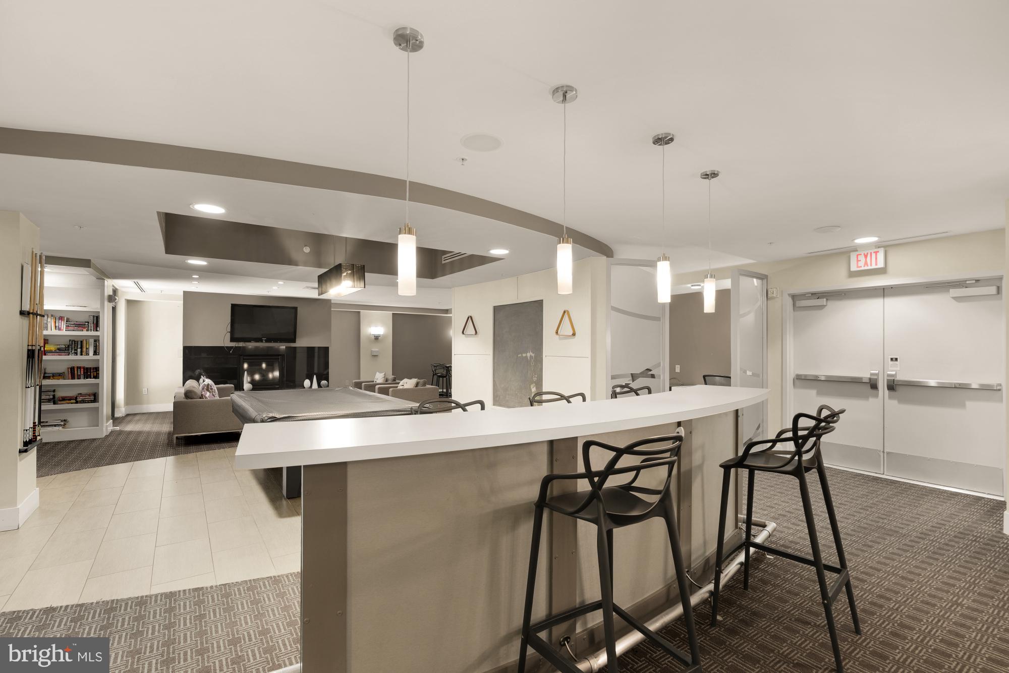 THE HENRY - Residential