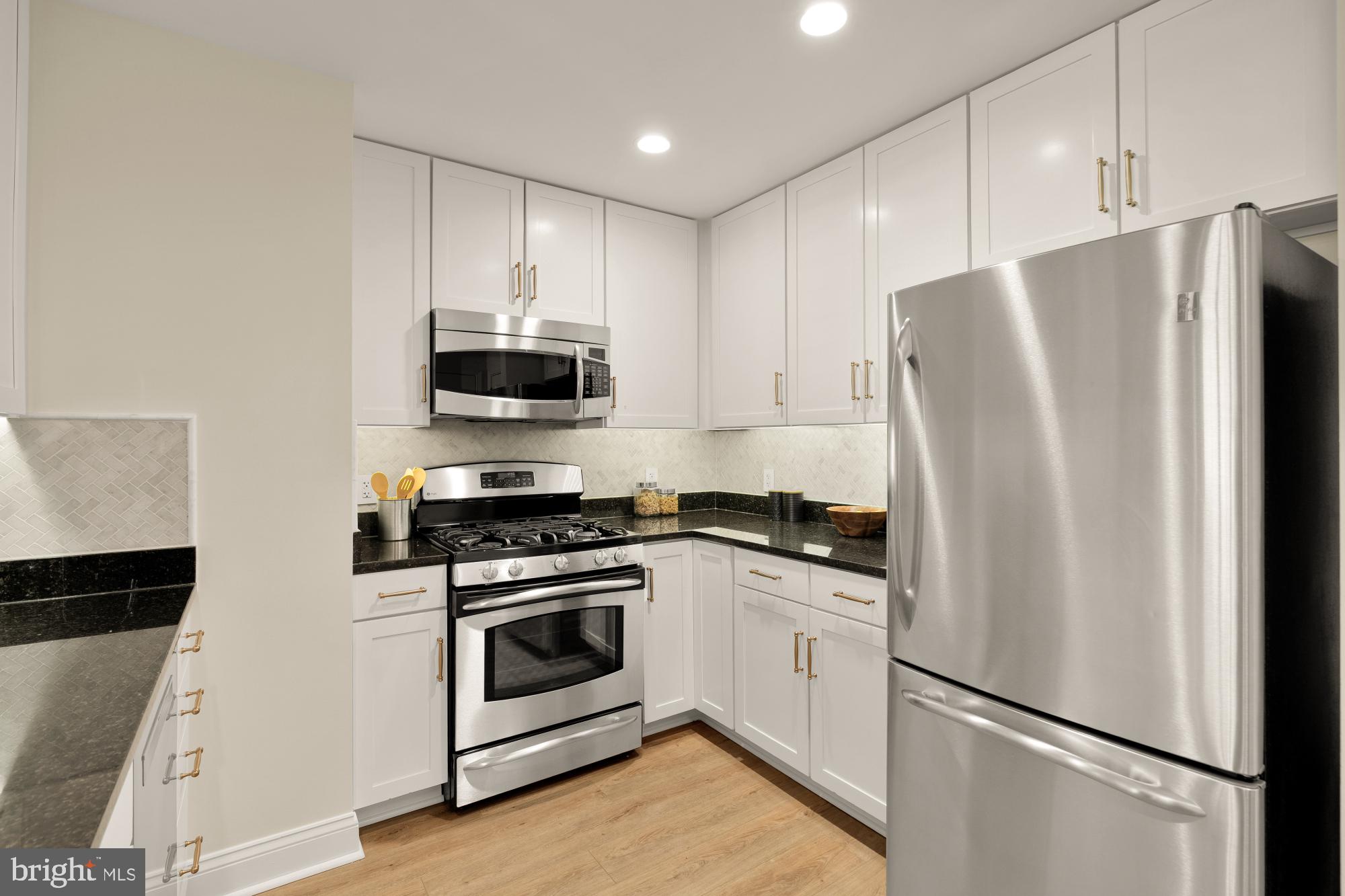 THE HENRY - Residential