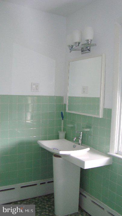 ROXBOROUGH - Residential Lease