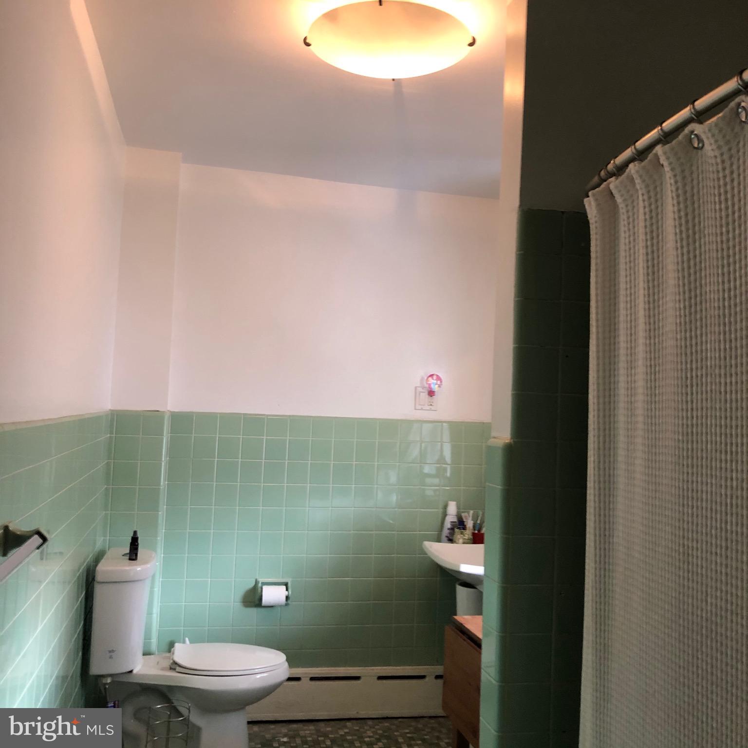 ROXBOROUGH - Residential Lease