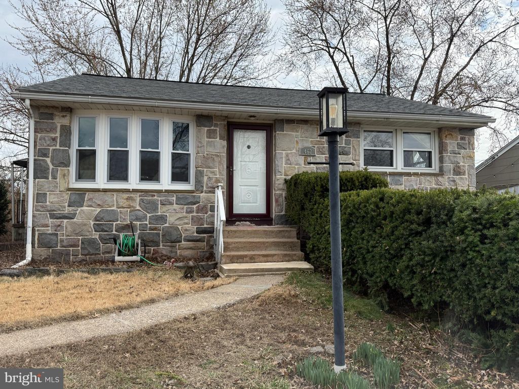 Photo of 462 Clearview Street, POTTSTOWN, PA 19464 (MLS # PAMC2170312)