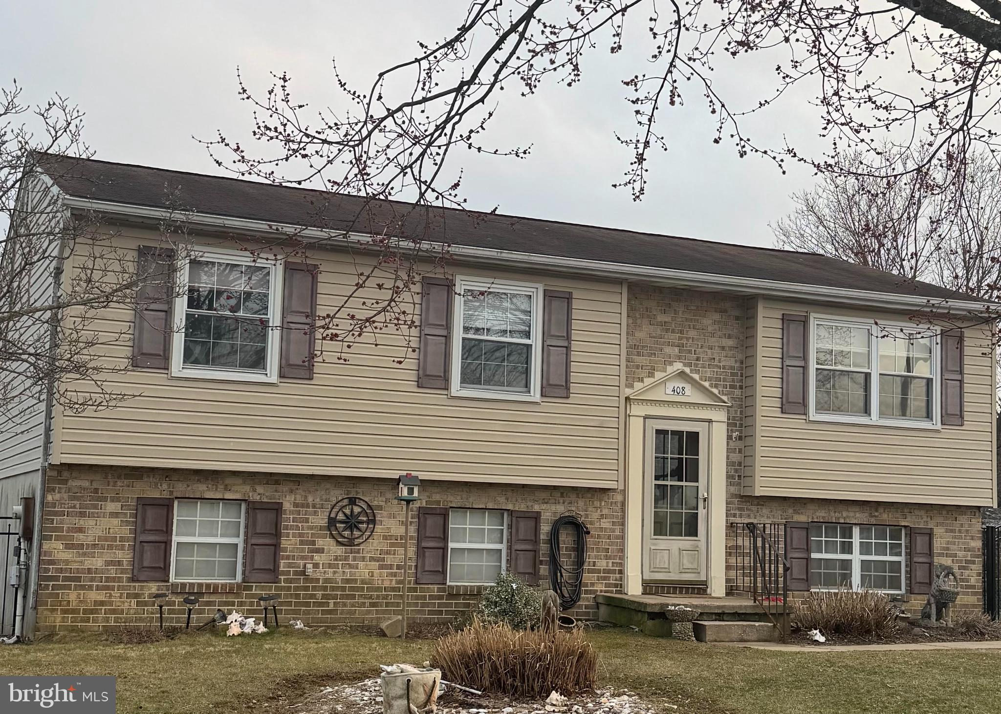 Lovely split level home. The home has a very livable floorplan with an eat-in kitchen , dining/living area, 3 bedroom, 1 full bath, 2 half baths. There is an unfinished area for future expansion. The ample back yard is fenced in.
Recent updates include a new gas fired tankless water heater , GE Profile clothes washer and Whirlpool clothes dryer in 2024, new toilet in downstairs bath in 2023, new pressure reducing valve on main water line in 2023, new Bosch furnace and heat pump and Samsung side by side refrigerator in 2022, 11 X 8 outdoor pergola in 2020, new flooring in 2019, total remodel of upstairs bathroom and new sinks in half baths in 2017.
The property is conveniently located near Carroll County General Hospital, schools, restaurants , shopping and commuter routes. It offers easy access to everything.