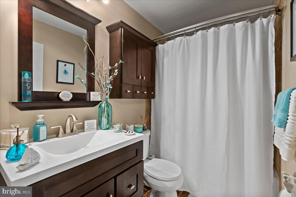 TYLER WALK - Residential