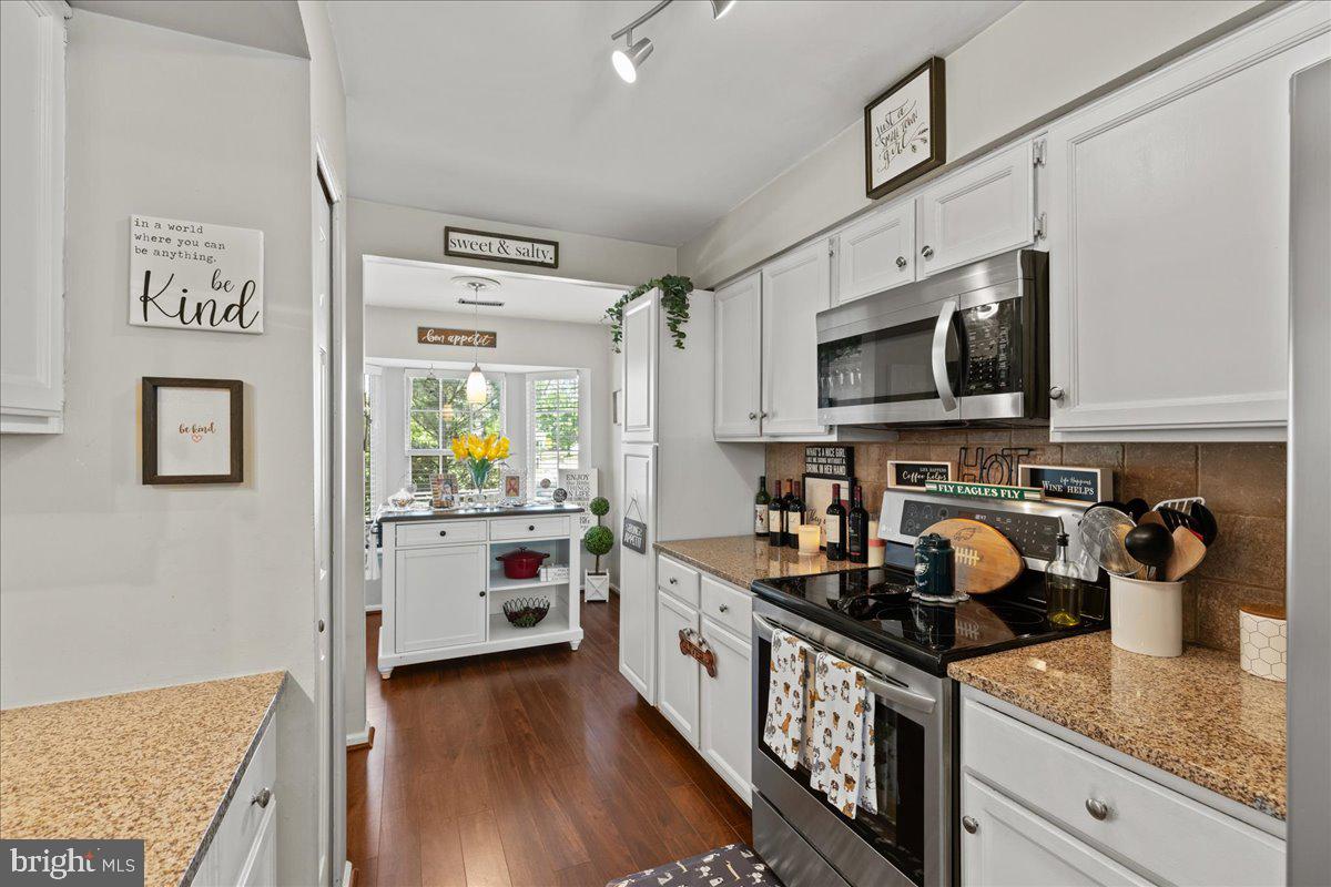 TYLER WALK - Residential