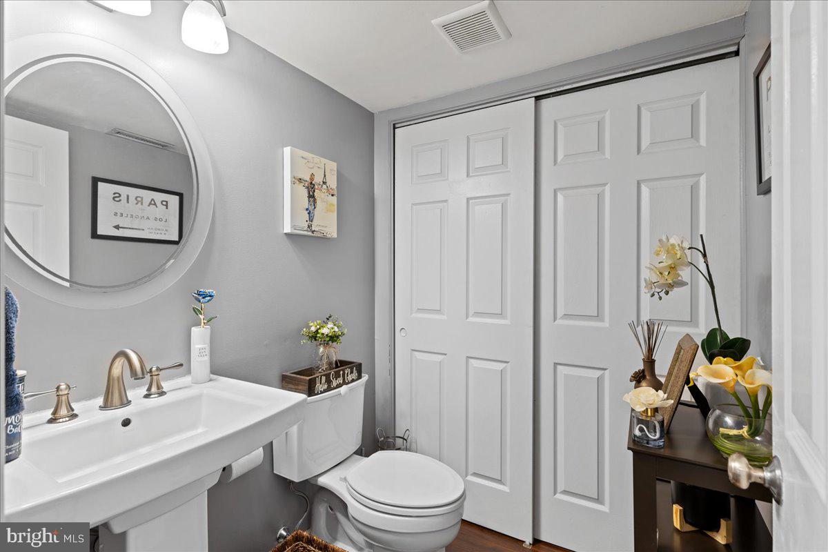 TYLER WALK - Residential