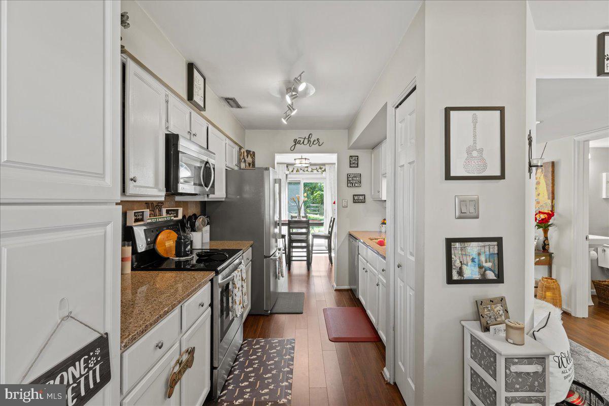 TYLER WALK - Residential