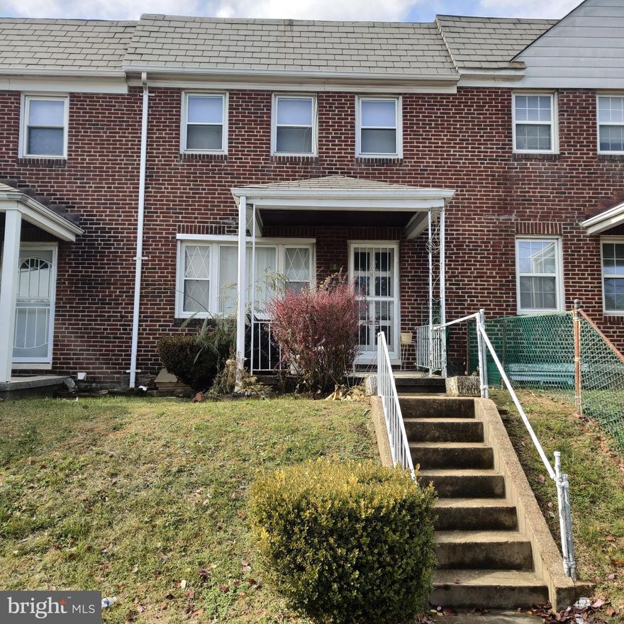 ESTATE SALE!  SOLD "AS-IS" property in good condition with working systems. Great property and a good opportunity to !st time homebuyer or add to your portfolio.