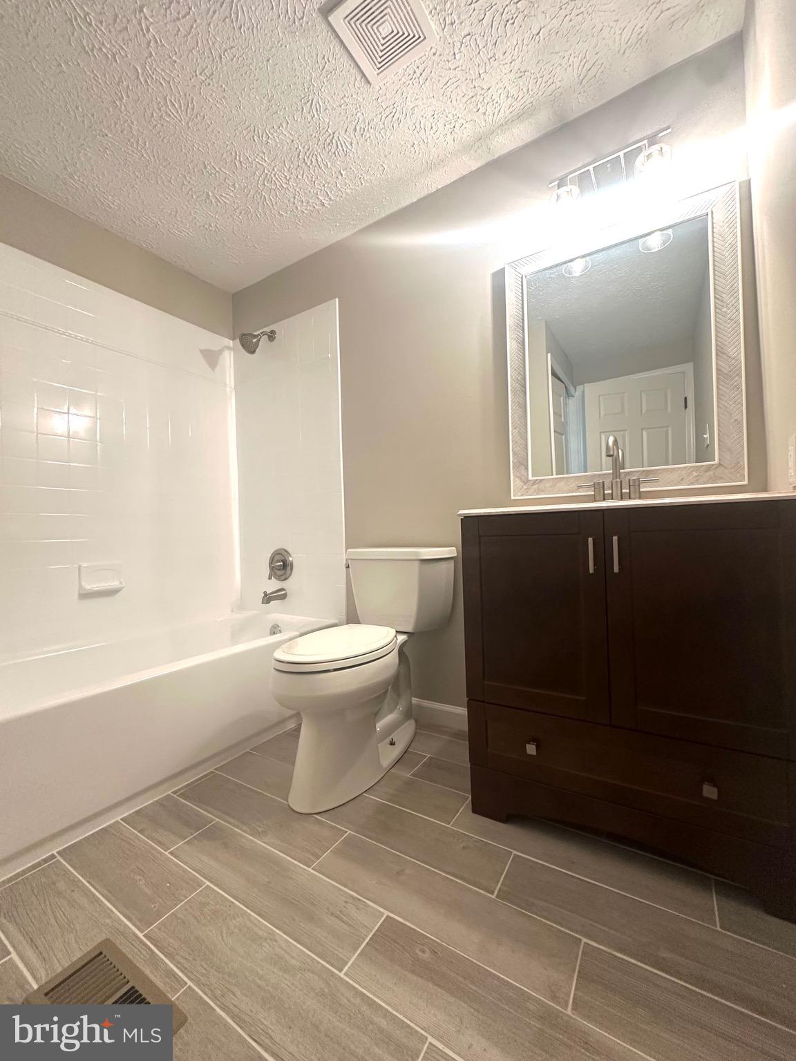 MAPLE SHADE FARM ESTATES - Residential