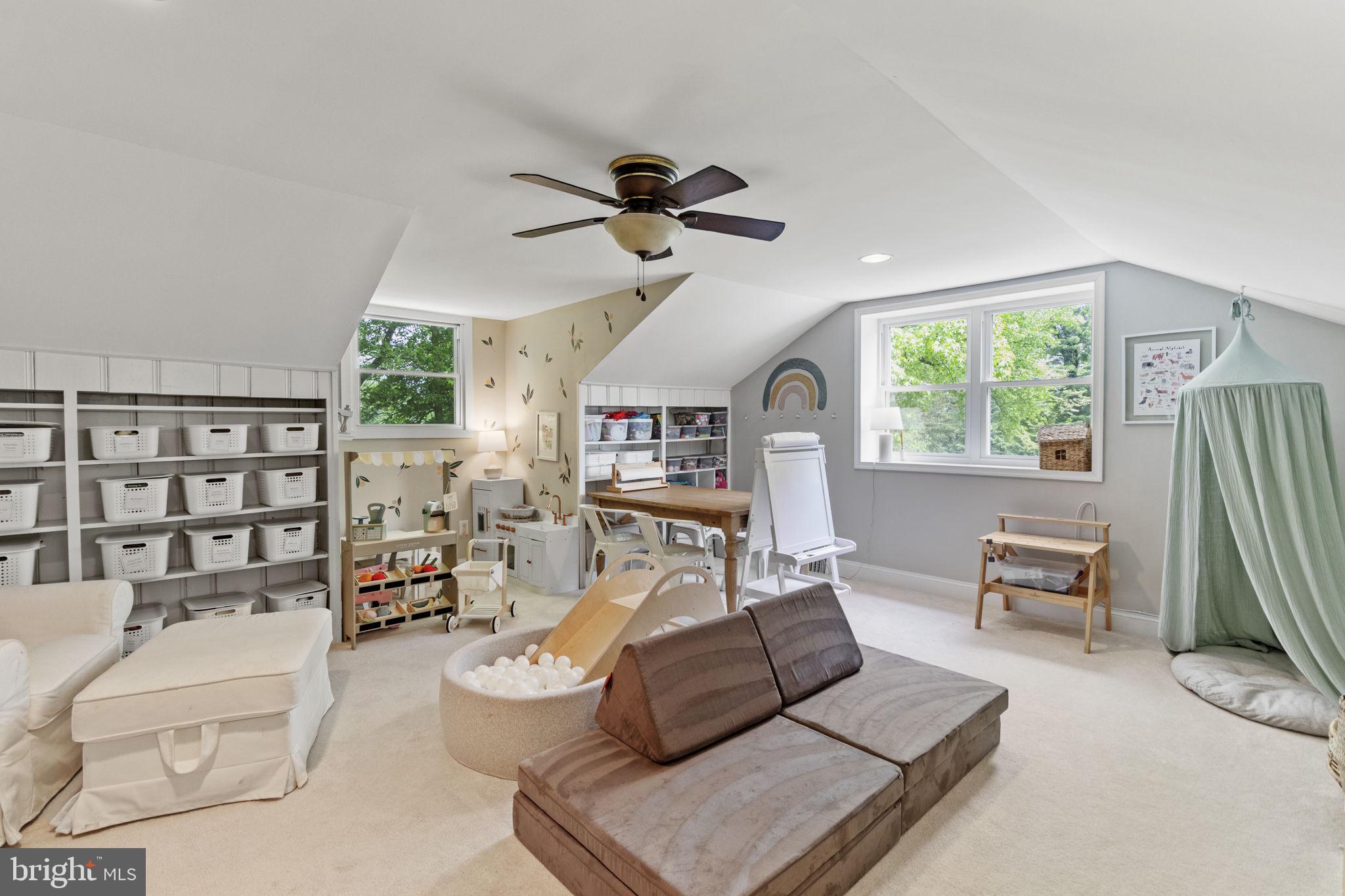 MEADOWBROOK - Residential