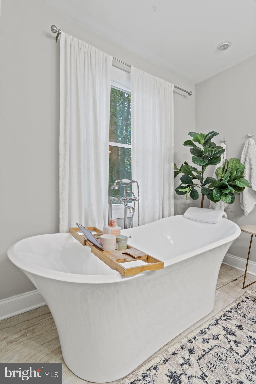 MEADOWBROOK - Residential