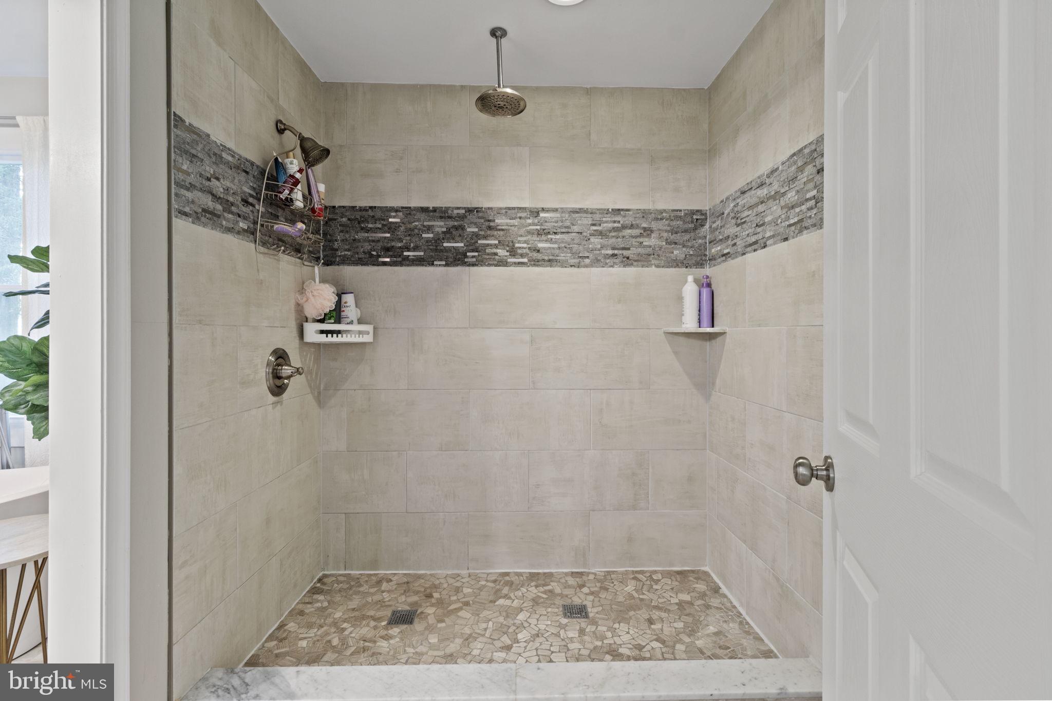 MEADOWBROOK - Residential