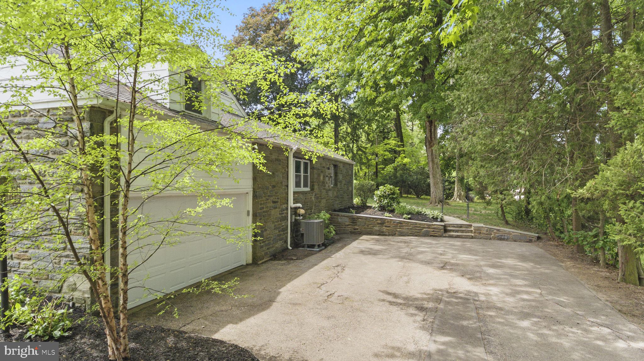 MEADOWBROOK - Residential