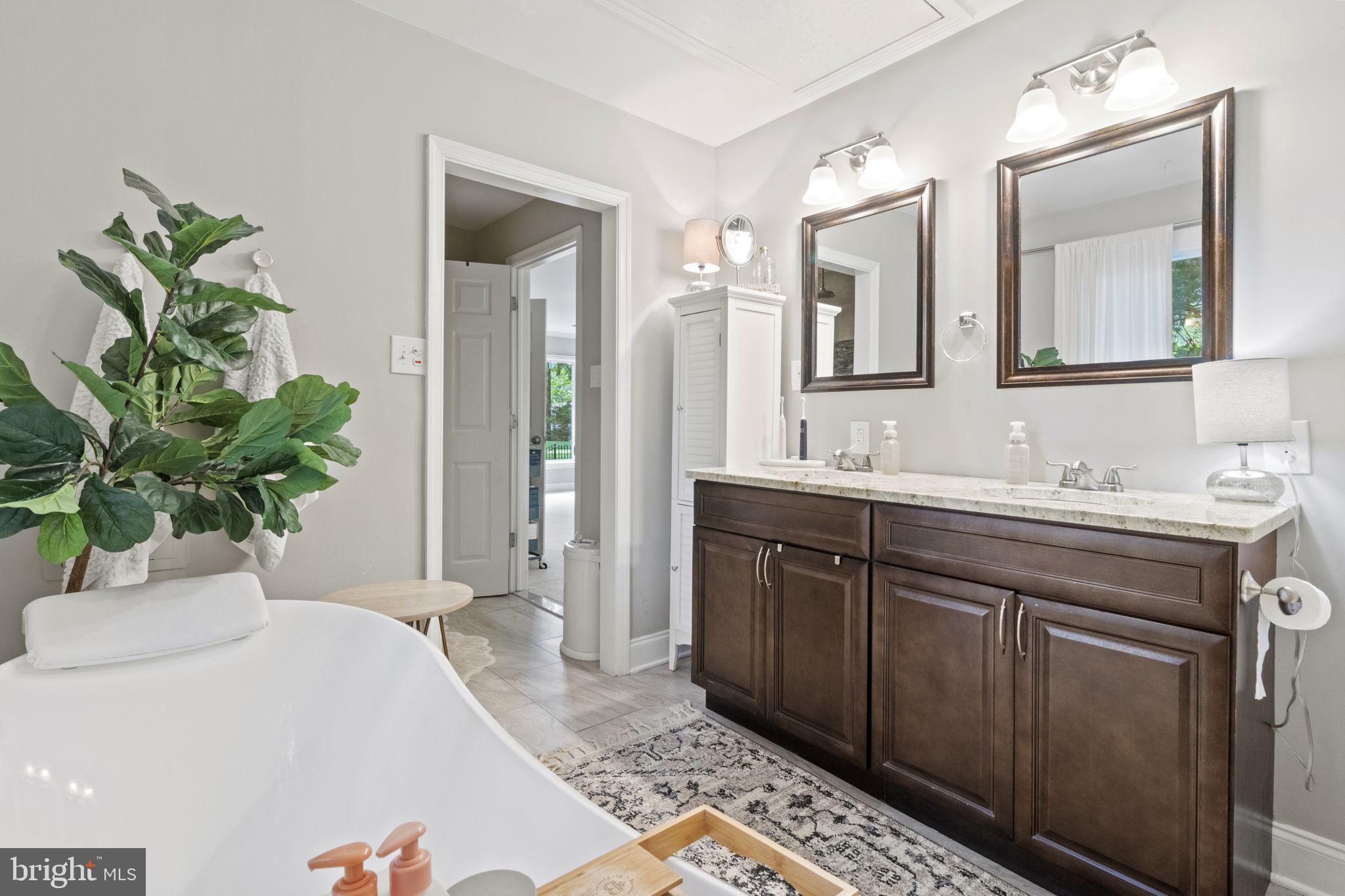 MEADOWBROOK - Residential