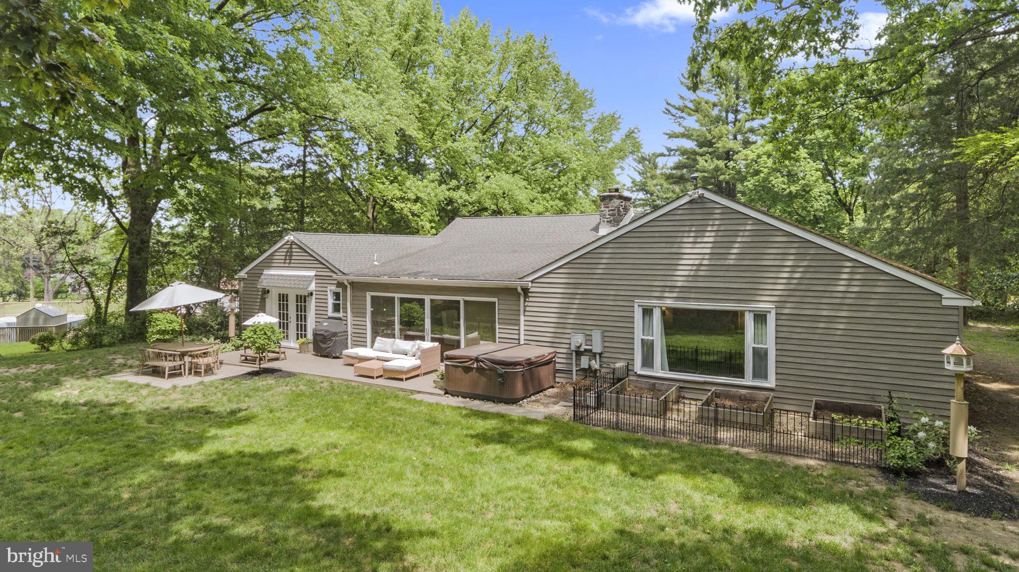 MEADOWBROOK - Residential