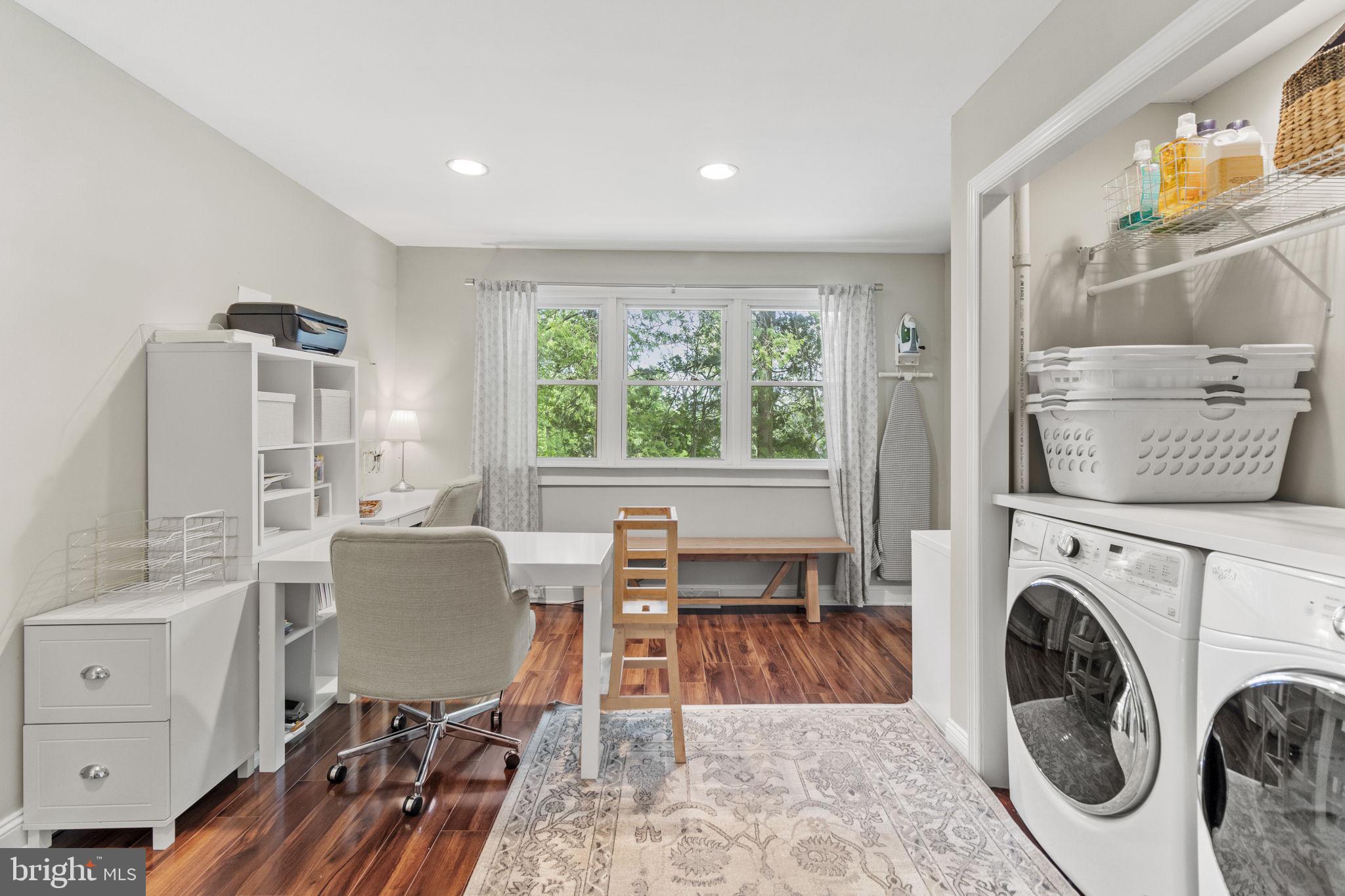 MEADOWBROOK - Residential