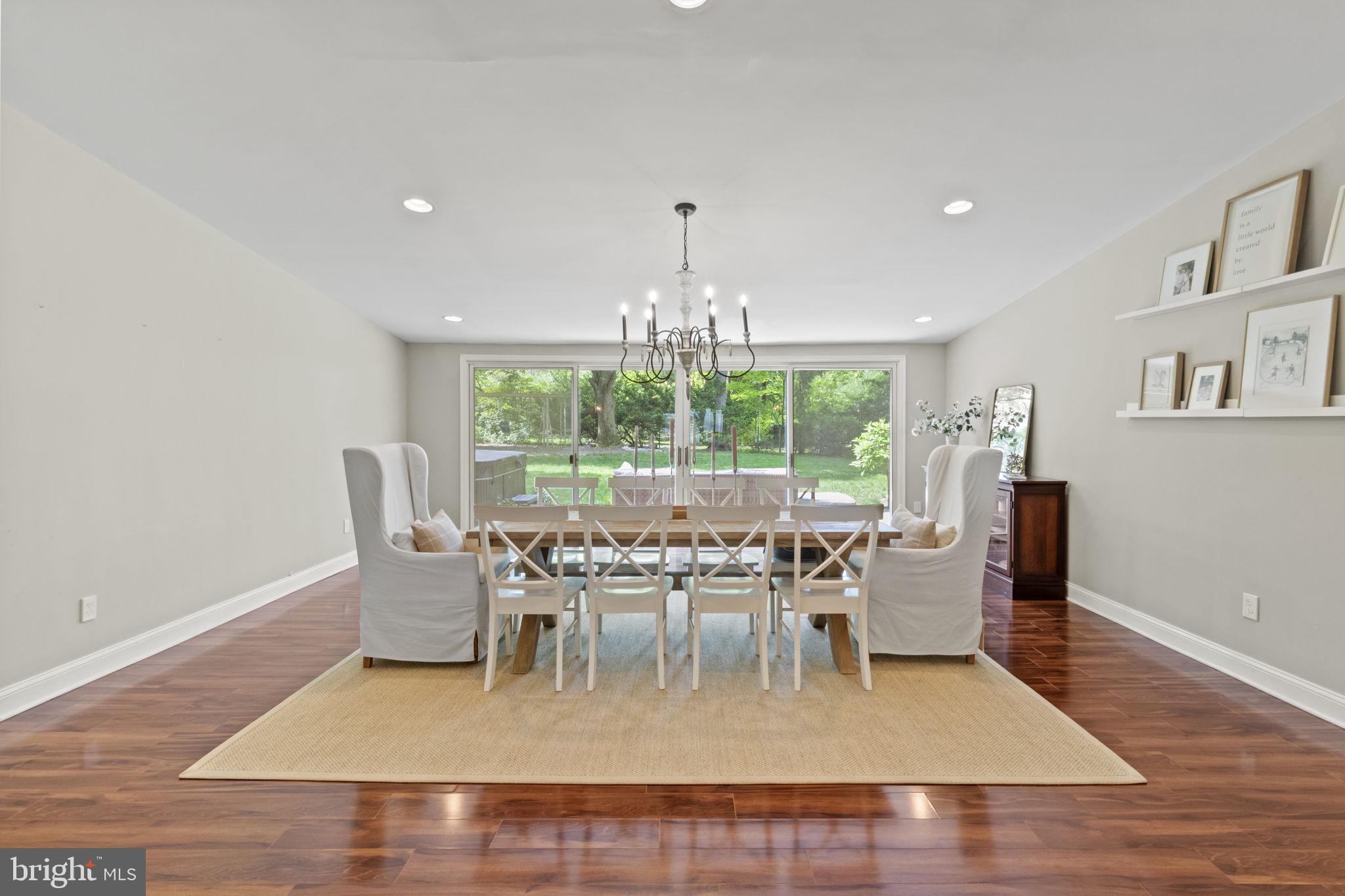 MEADOWBROOK - Residential