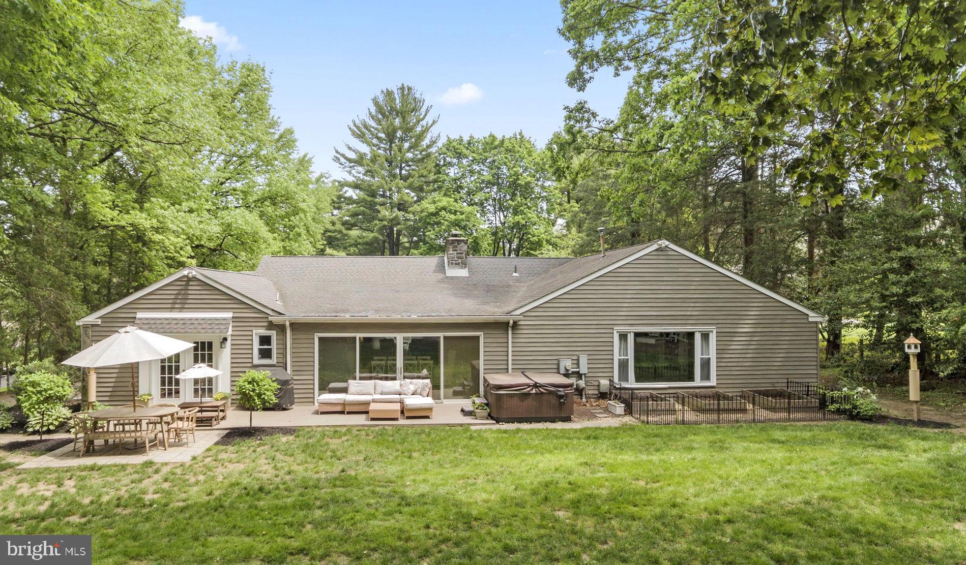 MEADOWBROOK - Residential