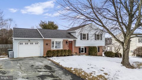 Photo of 114 Ironstone Drive, LITITZ, PA 17543 (MLS # PALA2063314)