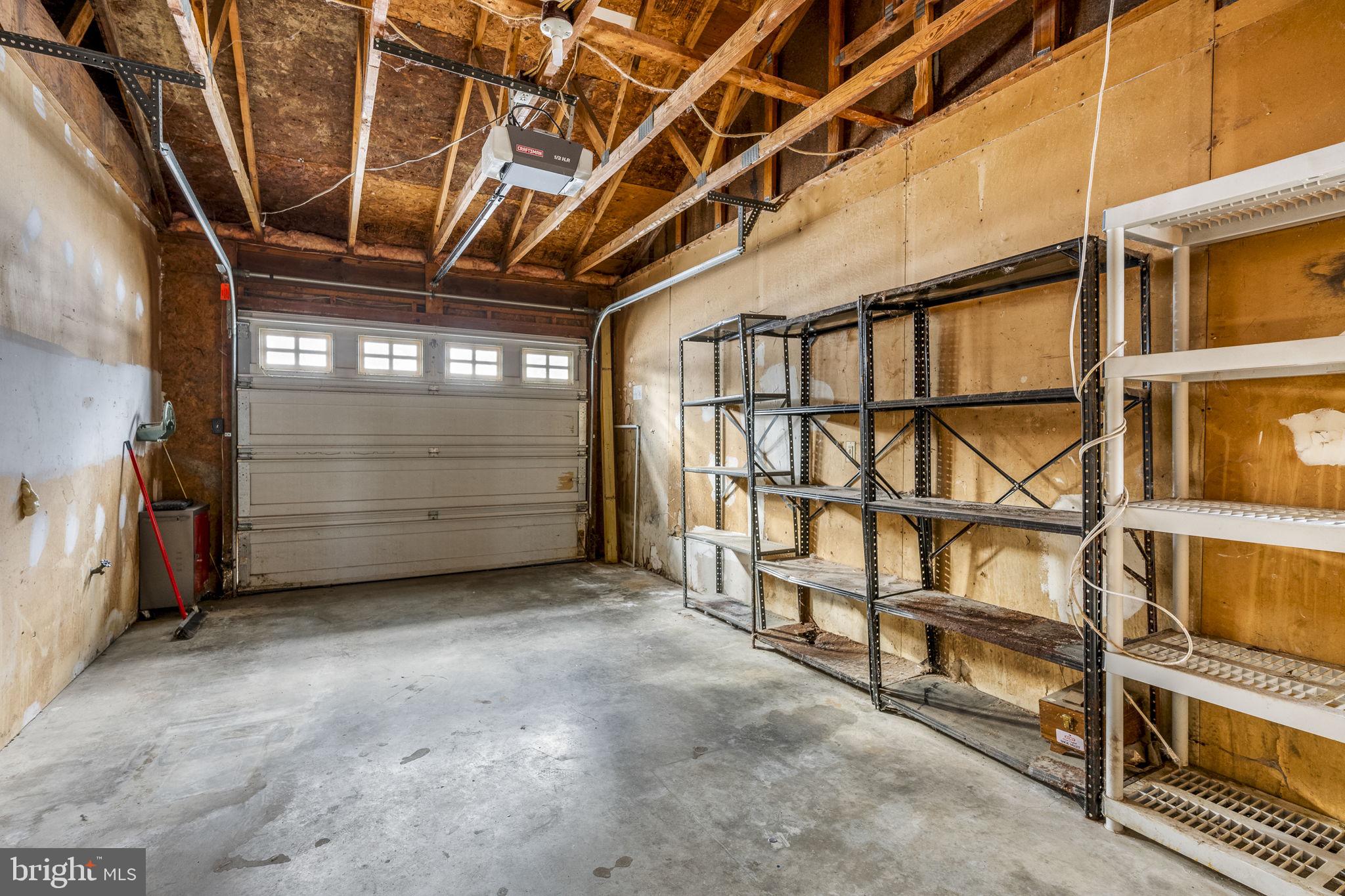 ELMCREST - Residential