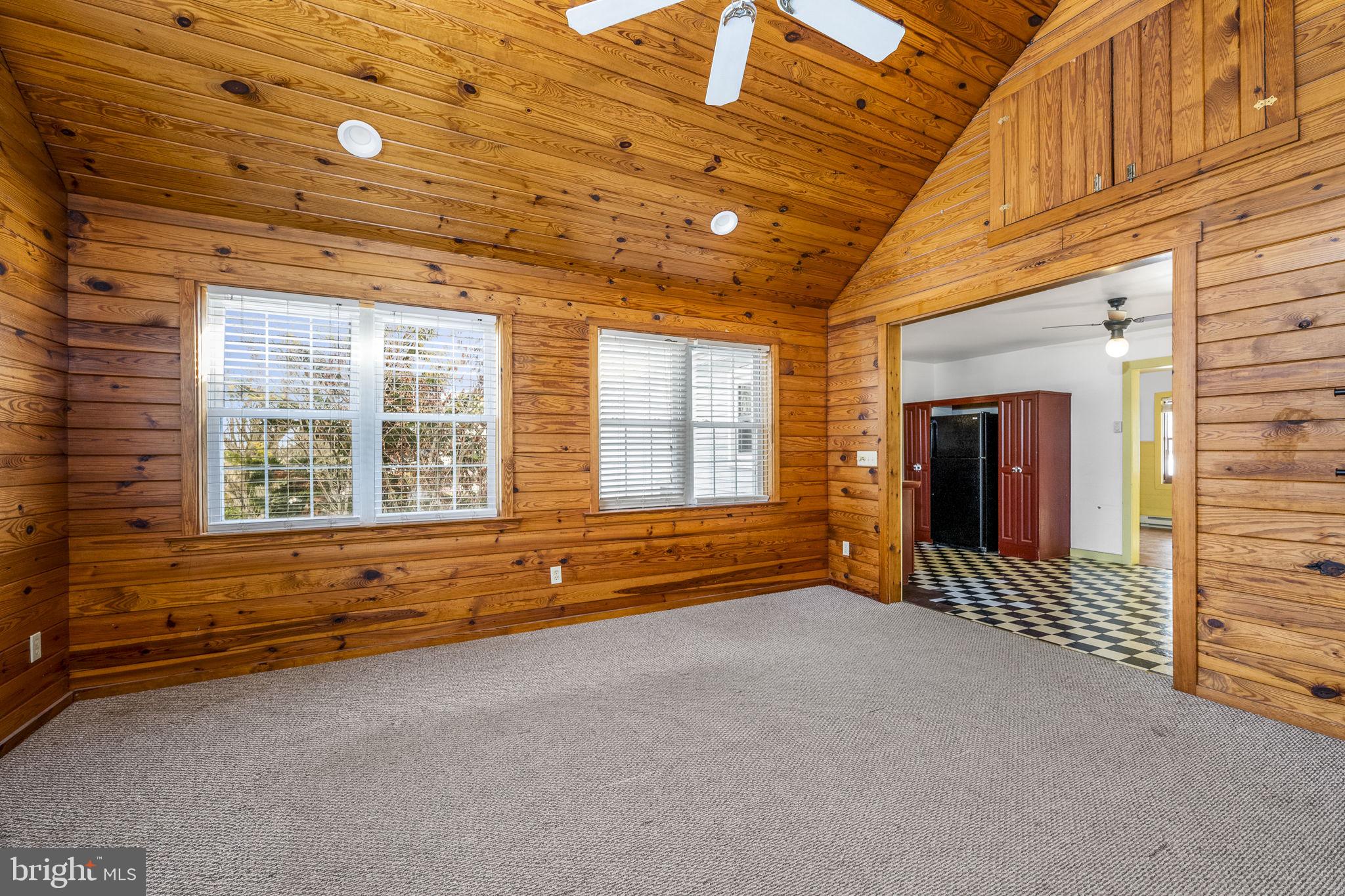 ELMCREST - Residential