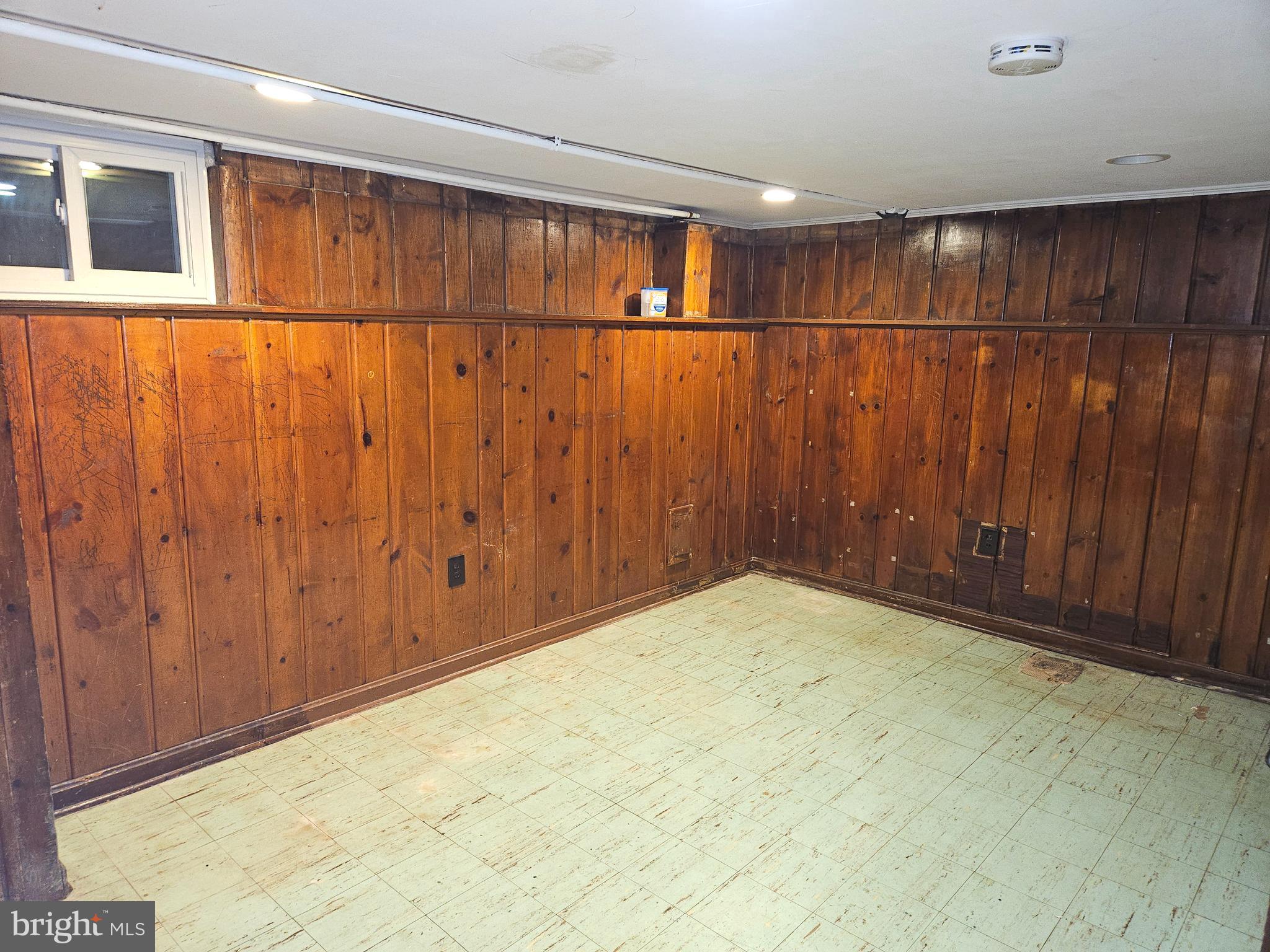 SHIRLINGTON - Residential Lease