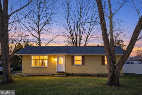 Homes For Sale - 1124 Spray Avenue<br/> BEACHWOOD, NJ 08722