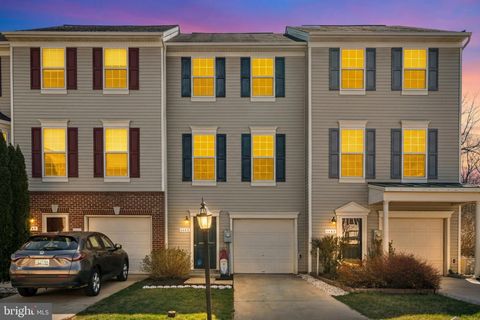 Townhouse For Sale - 1143 Coulbourn Corner<br/> GLEN BURNIE, MD 21060