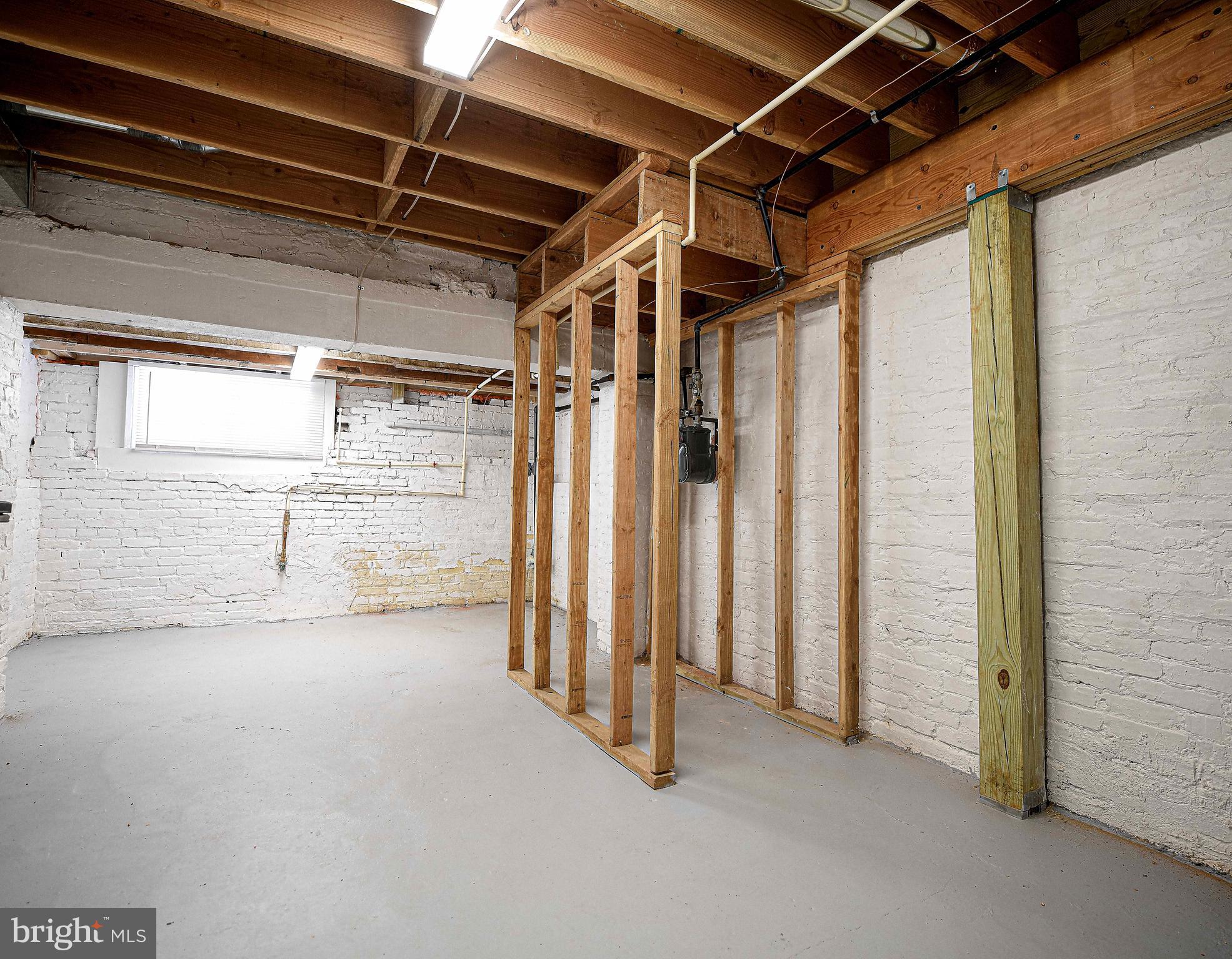 ELLWOOD PARK - Residential