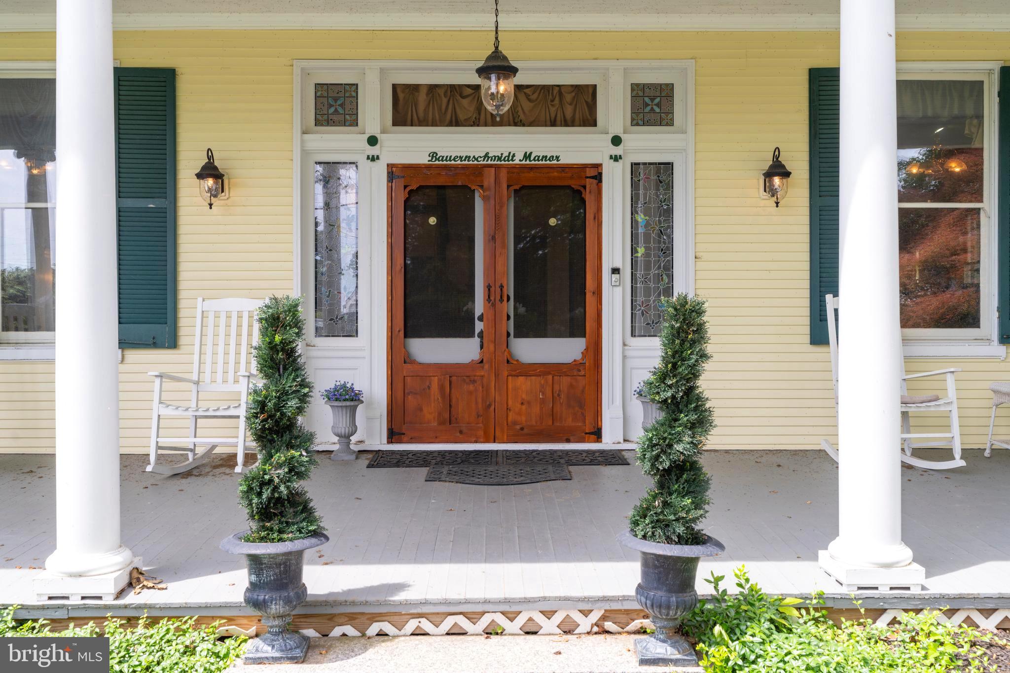 BAUERNSCHMIDT MANOR - Residential