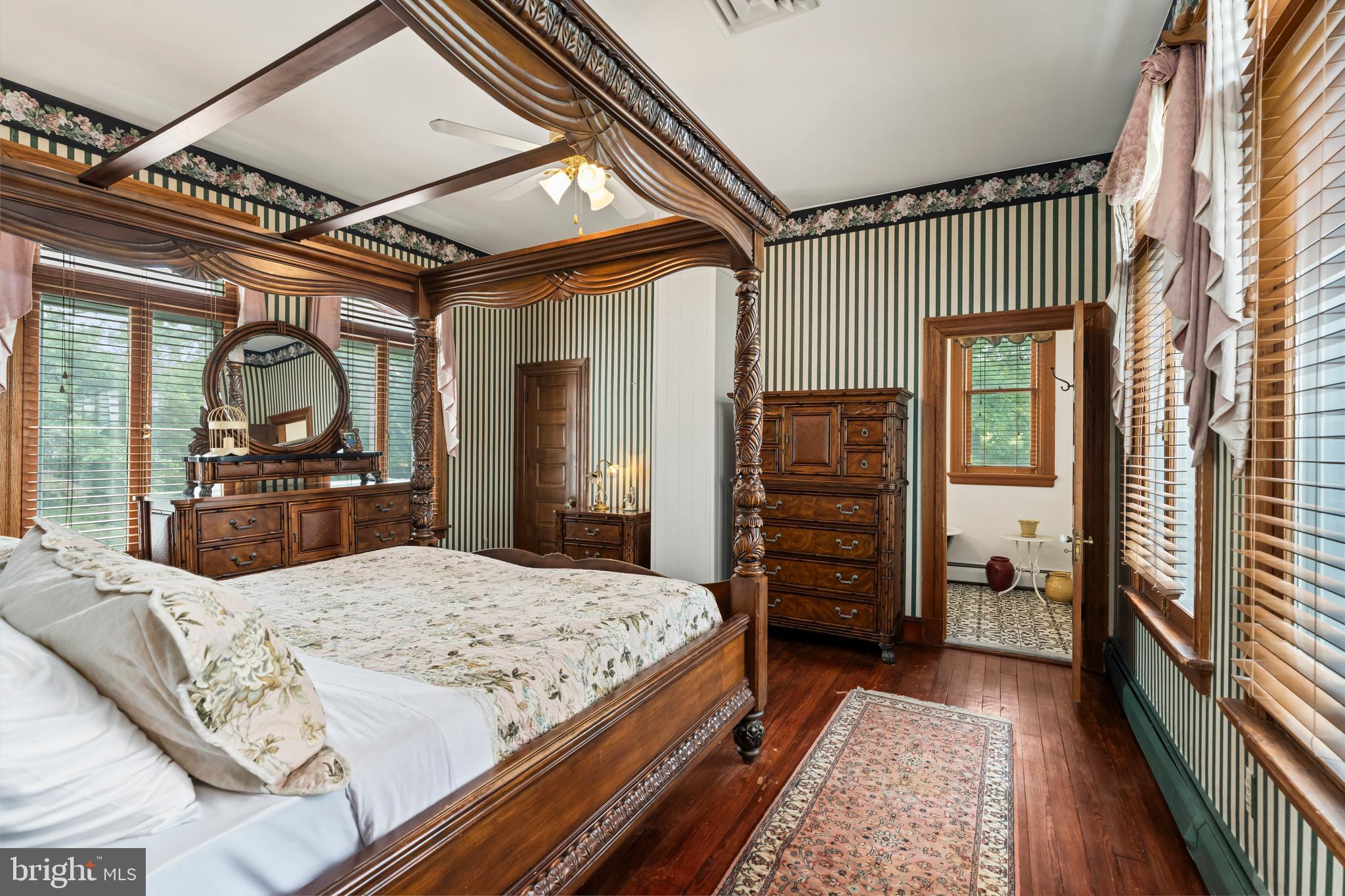 BAUERNSCHMIDT MANOR - Residential