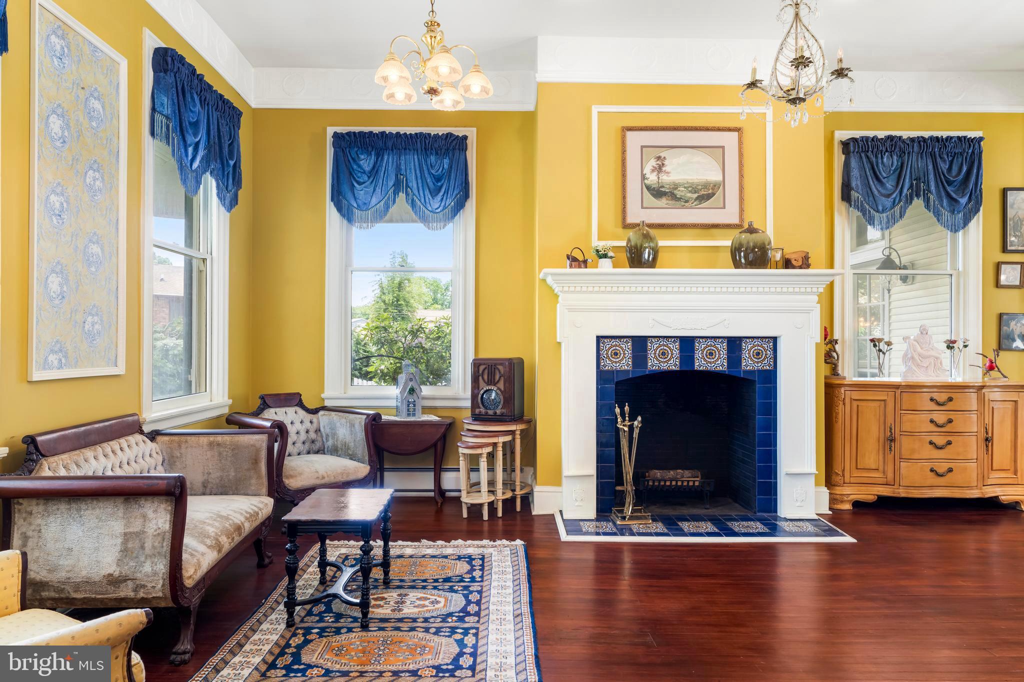 BAUERNSCHMIDT MANOR - Residential