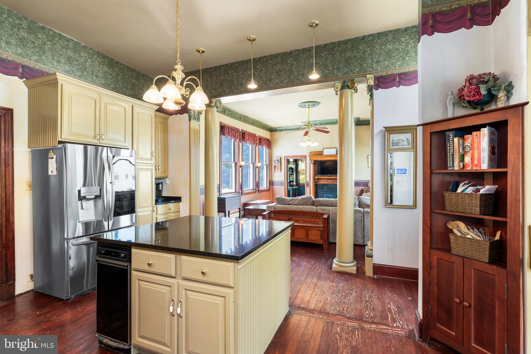 BAUERNSCHMIDT MANOR - Residential